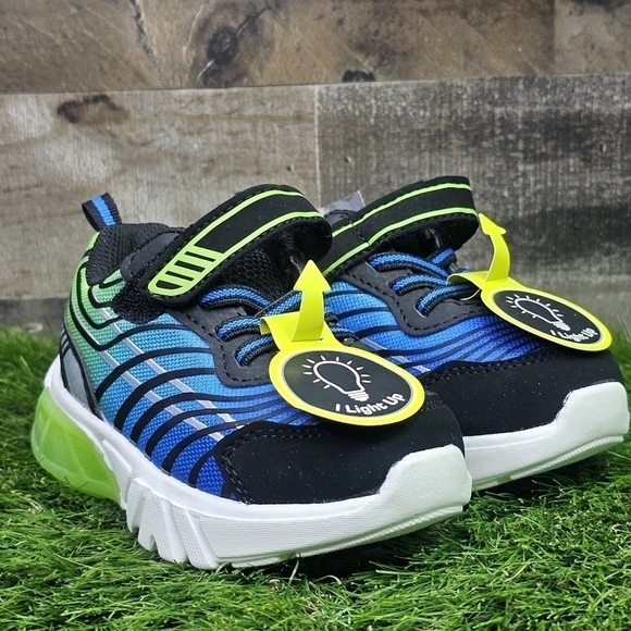 New Athletic Works Light Up Sneakers - Picture 3 of 9